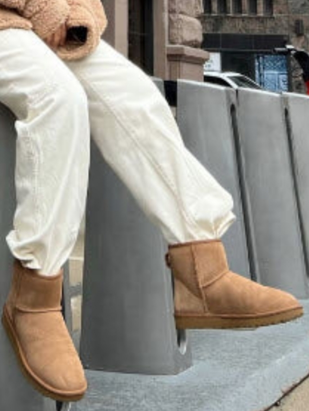 Euc Ugg Classic Mini Ii Boots In Chestnut Suede Sheepskin Size 9